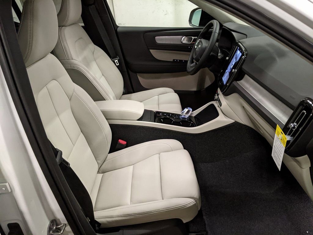 New 2026 Volvo XC40 B5 Ultra w/ Protection Package Premier image 22