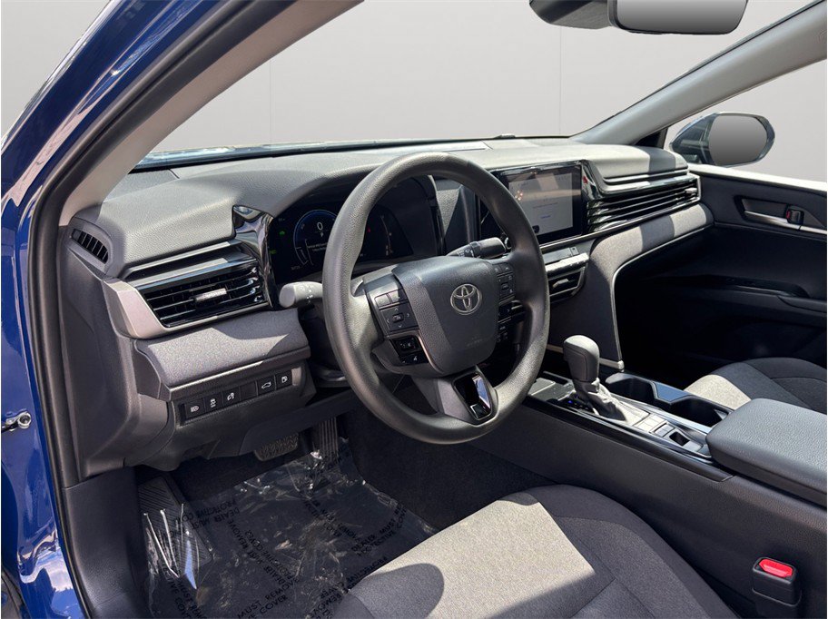 Used 2025 Toyota Camry LE w/ Convenience Package FWD image 6