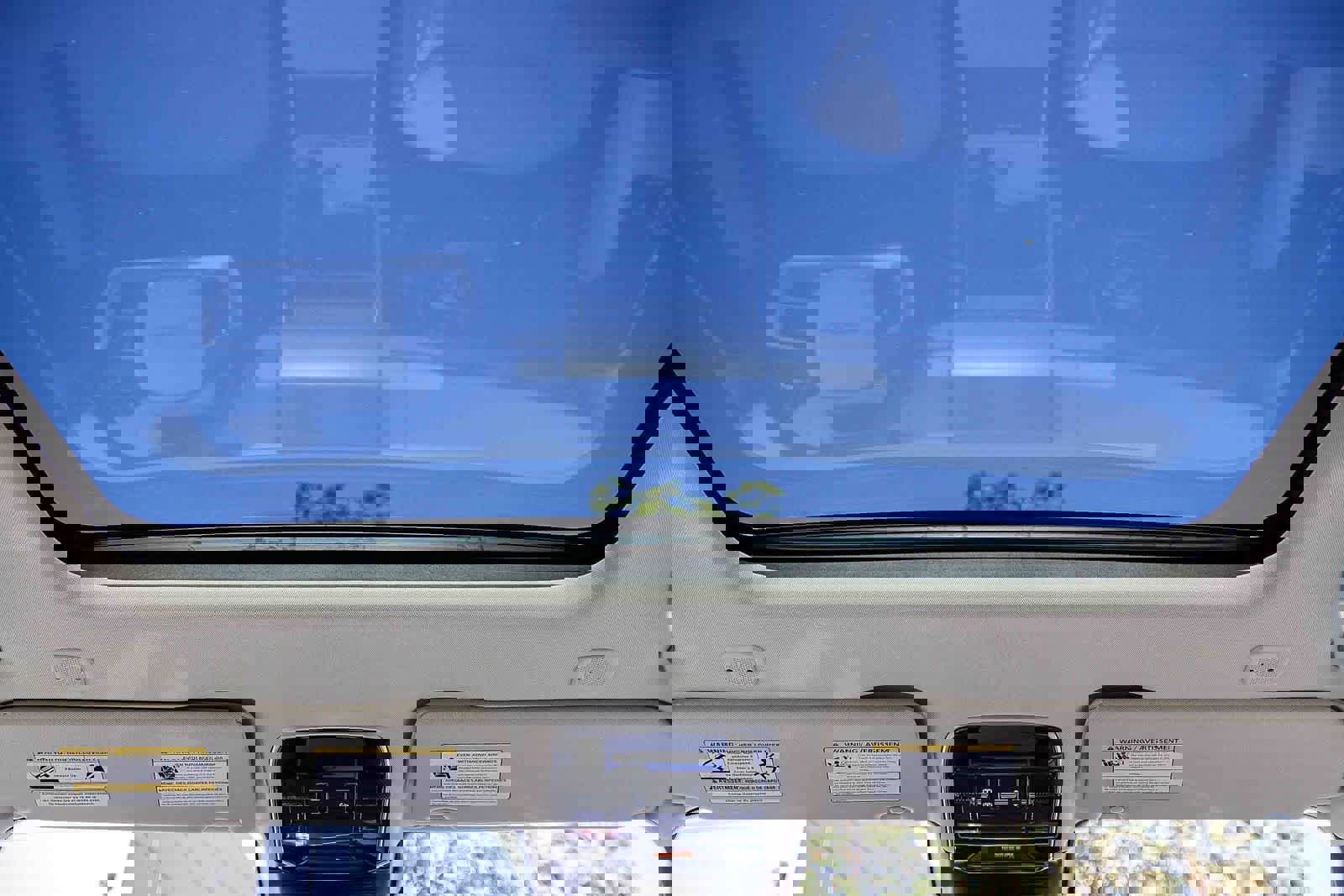 New 2026 Land Rover Range Rover SE image 16