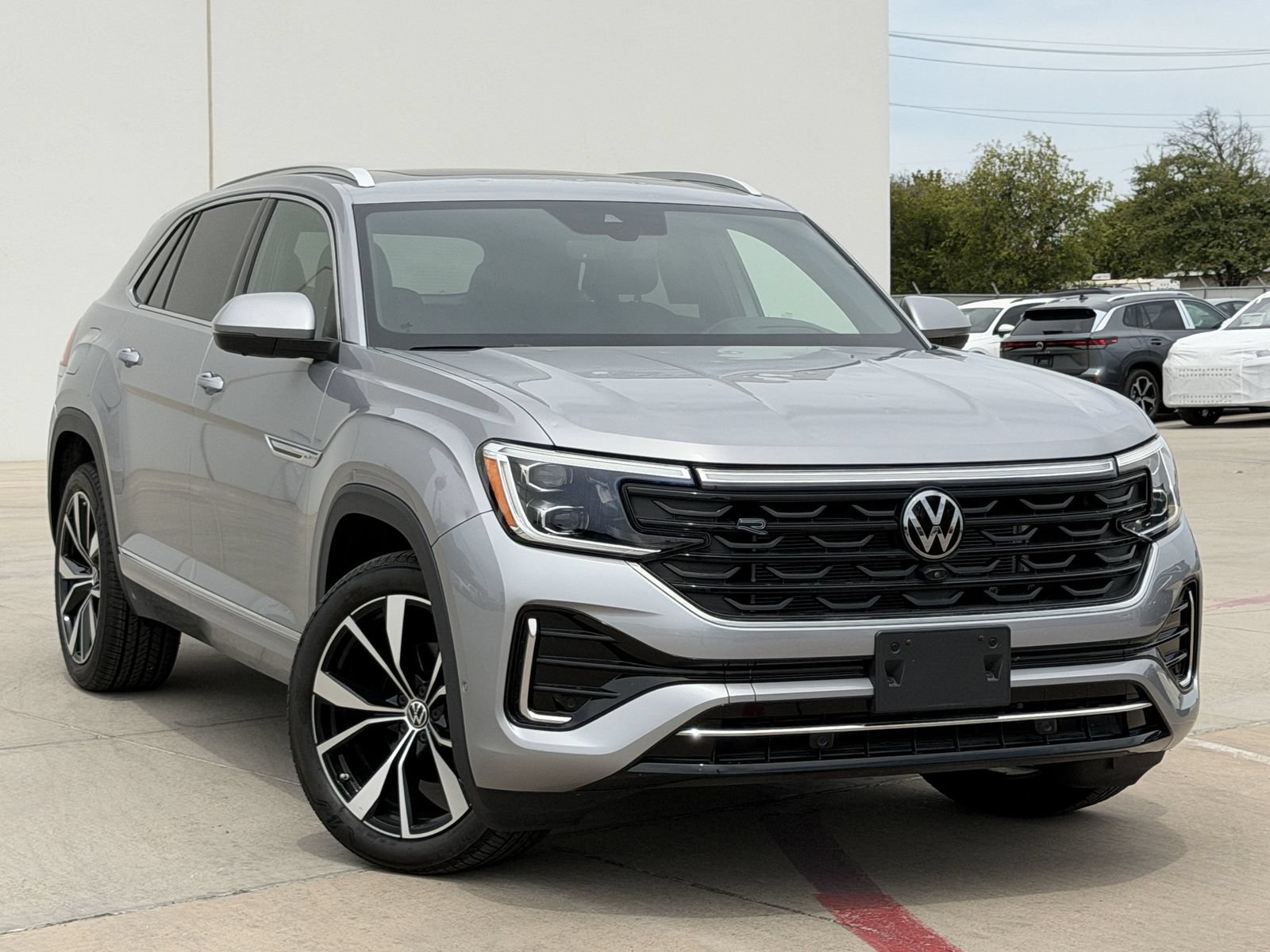 Used 2024 Volkswagen Atlas Cross Sport SEL Premium R-Line AWD/4WD image 2