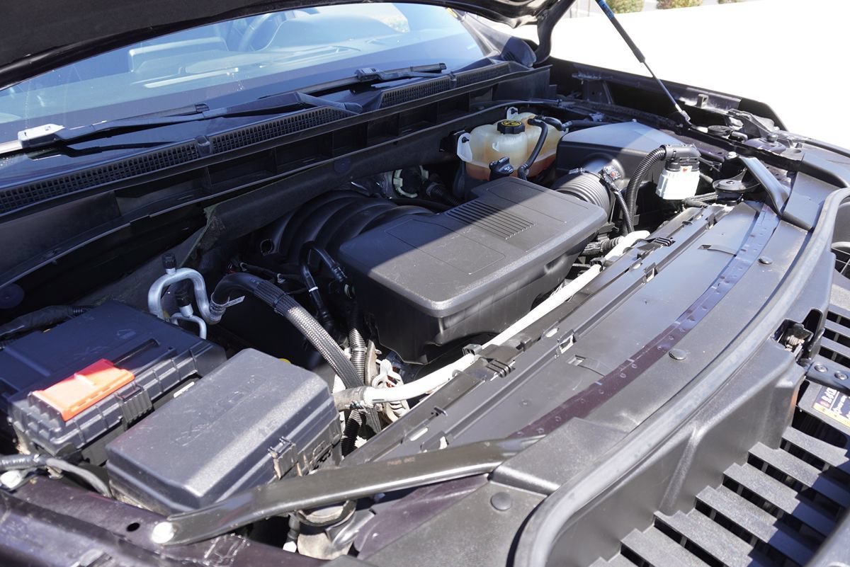 Used 2022 Chevrolet Suburban Premier AWD/4WD image 5