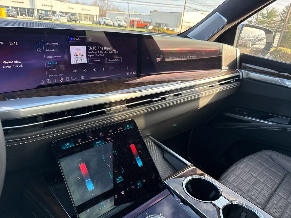 Used 2025 Cadillac Escalade Sport Platinum w/ LPO, Floor Liner Package image 59