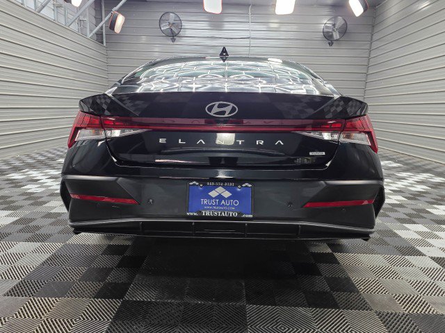 Used 2024 Hyundai Elantra Limited FWD image 6