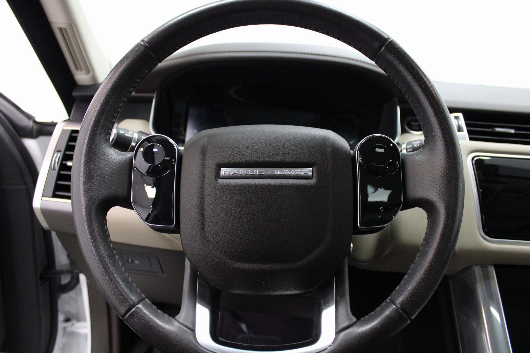 Used 2019 Land Rover Range Rover Sport HSE image 32