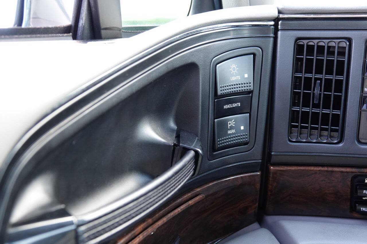 Used 1993 Buick Park Avenue Ultra FWD image 79