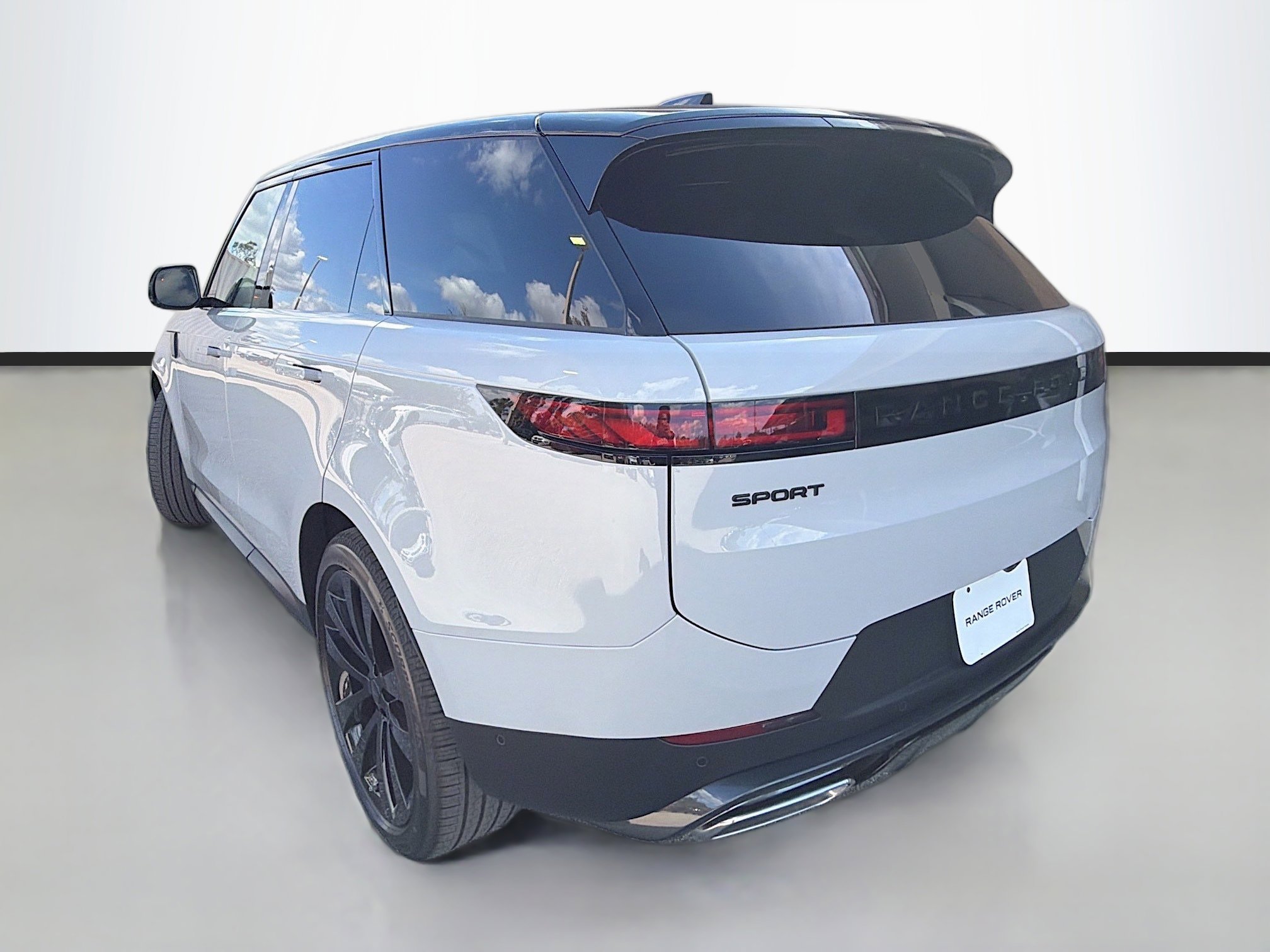 New 2026 Land Rover Range Rover Sport SE image 3