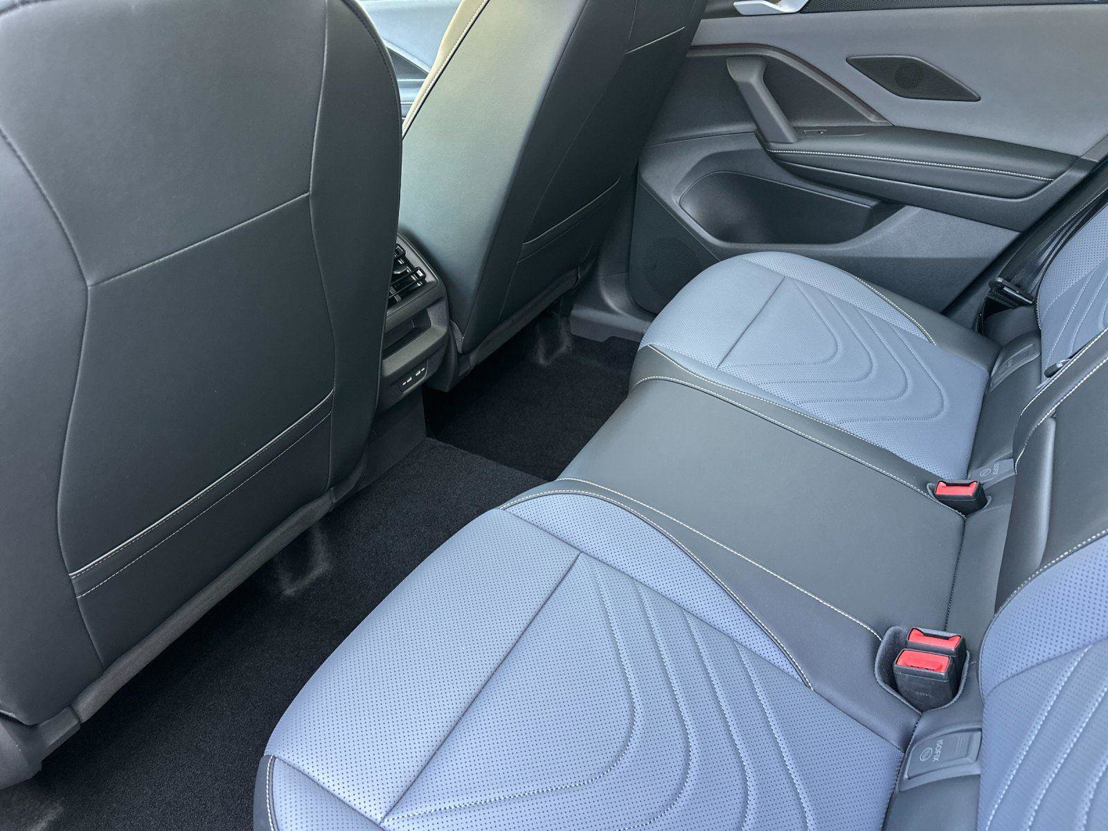 New 2026 Volkswagen Tiguan SE FWD image 11