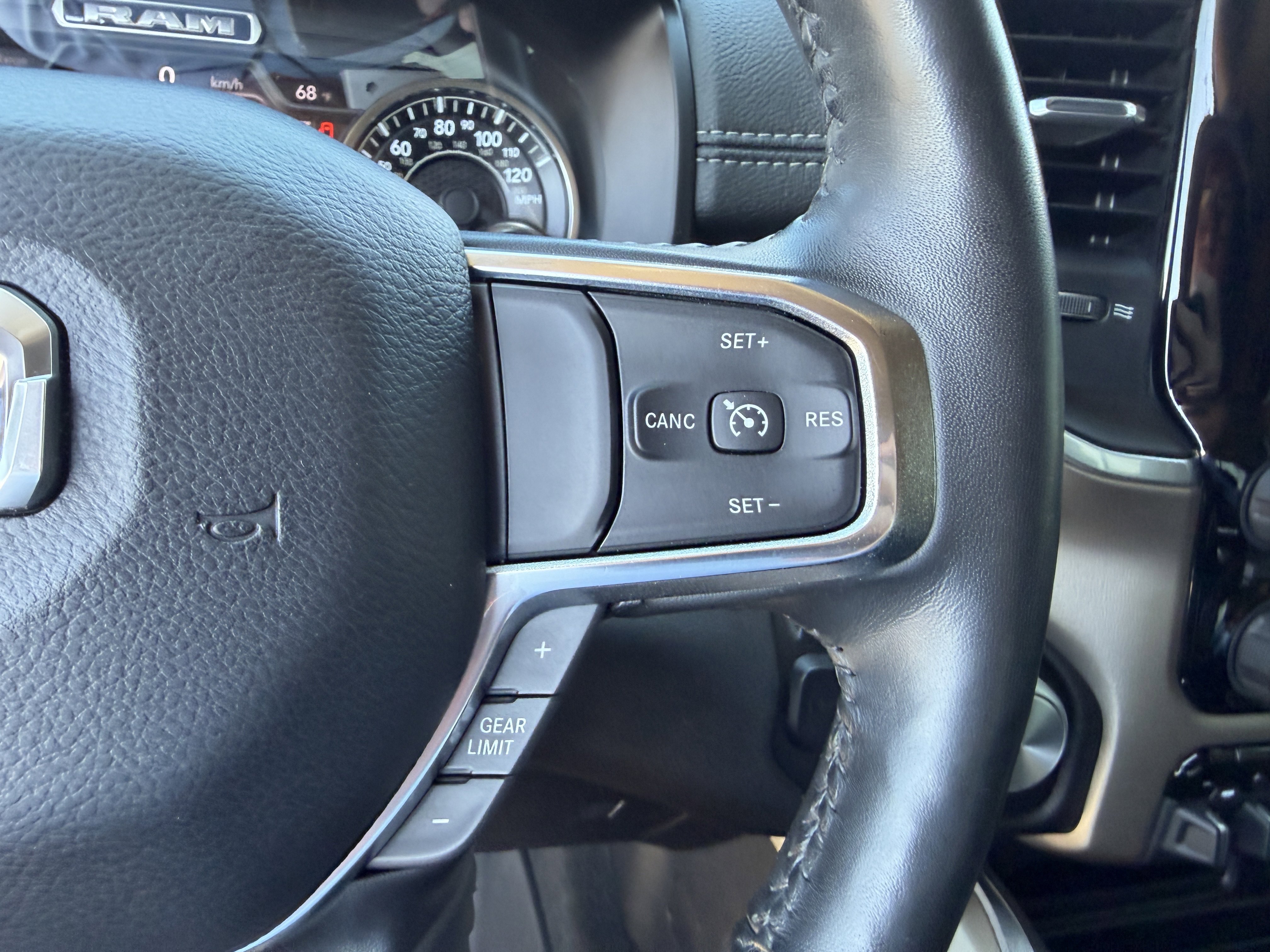 Used 2020 RAM 1500 Laramie image 29