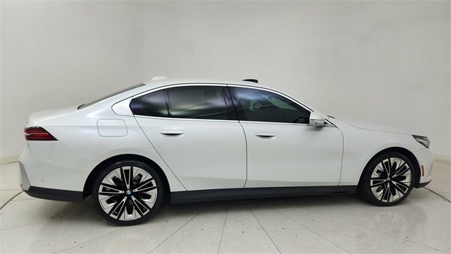 Used 2024 BMW 530i xDrive image 6