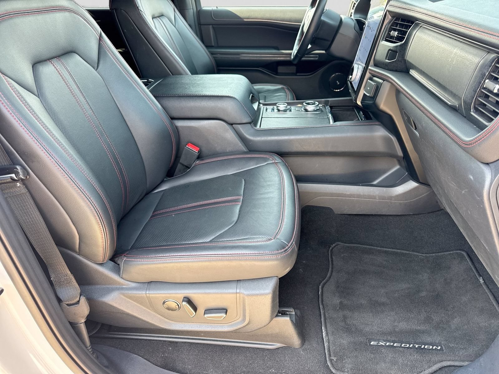 Certified 2024 Ford Expedition Max Limited AWD/4WD image 29