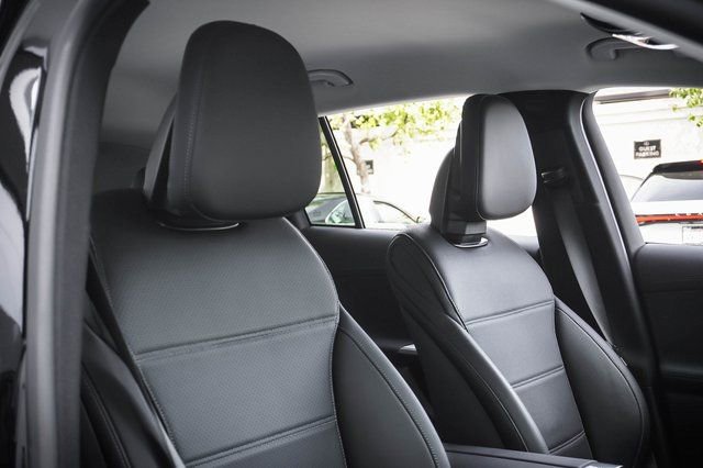 Used 2025 Mercedes-Benz GLC 350e 4MATIC image 24