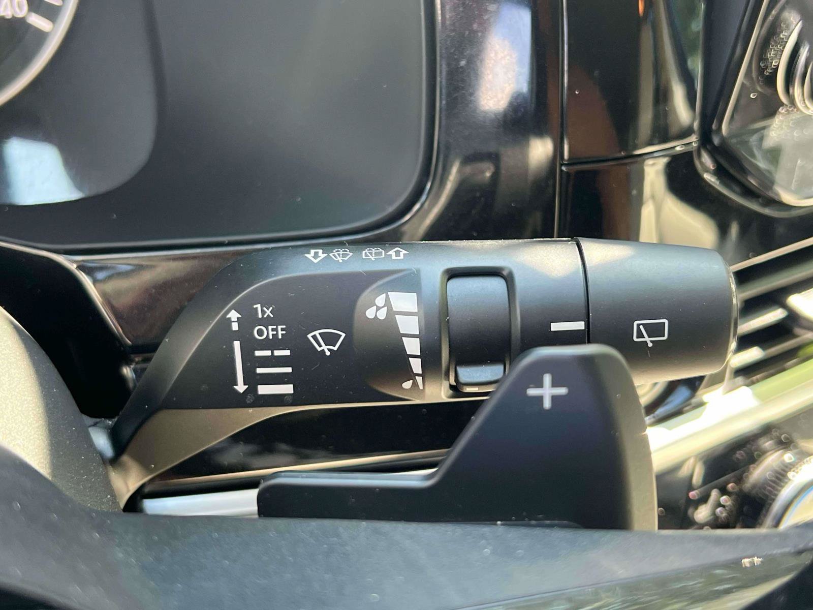 Used 2024 Nissan Pathfinder SL AWD/4WD image 17