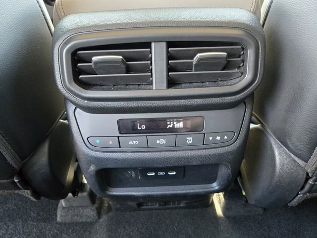 Used 2025 Honda Pilot Touring image 17