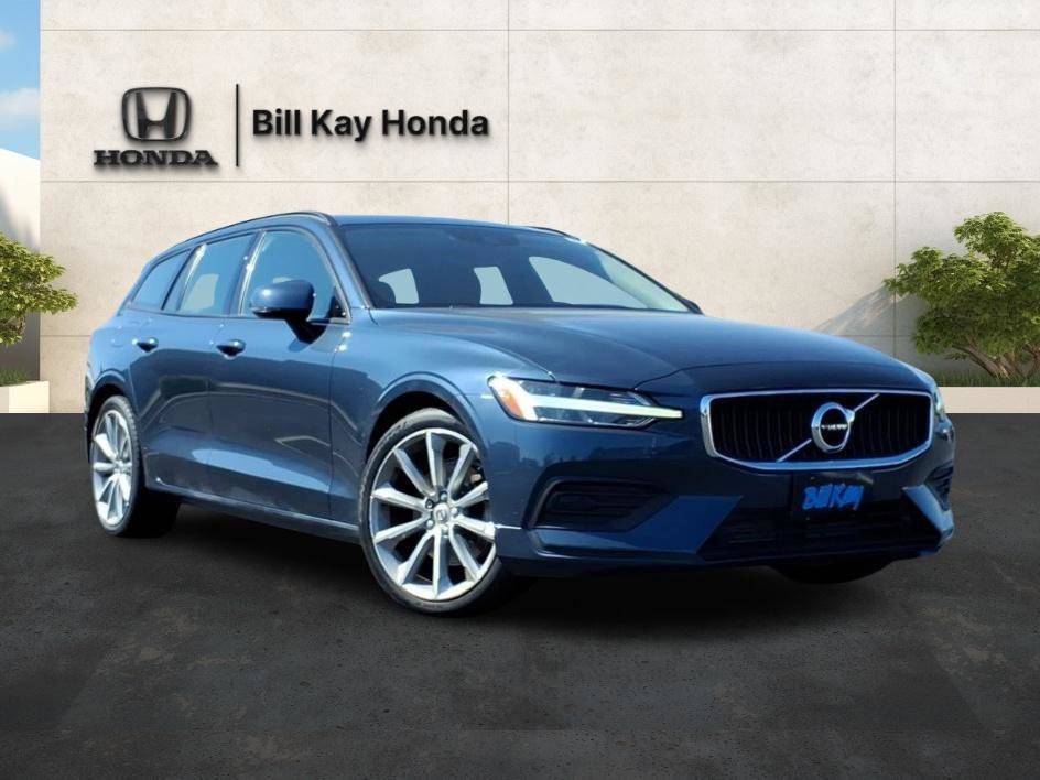 Used 2020 Volvo V60 T5 Momentum