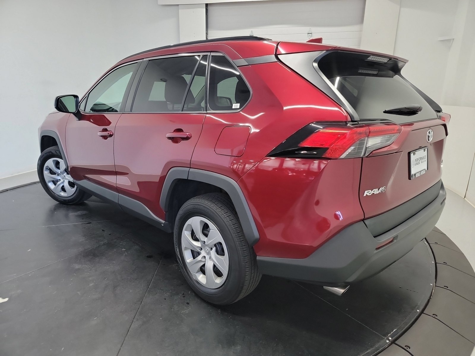 Used 2021 Toyota RAV4 LE AWD/4WD image 6