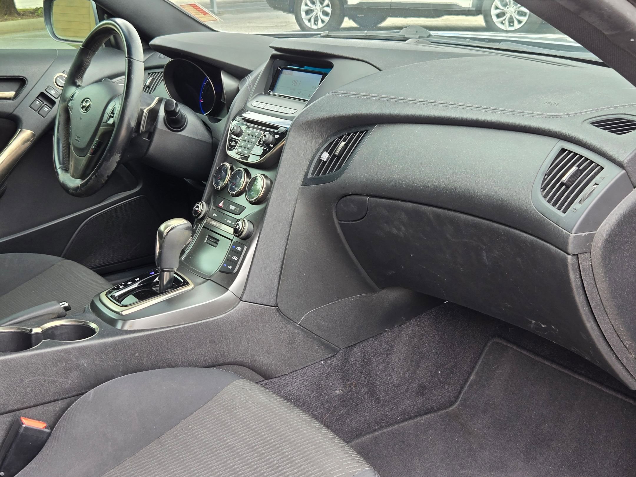 Used 2015 Hyundai Genesis 3.8 RWD image 27