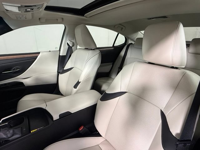 Used 2025 Lexus ES 350 w/ Premium Package FWD image 18