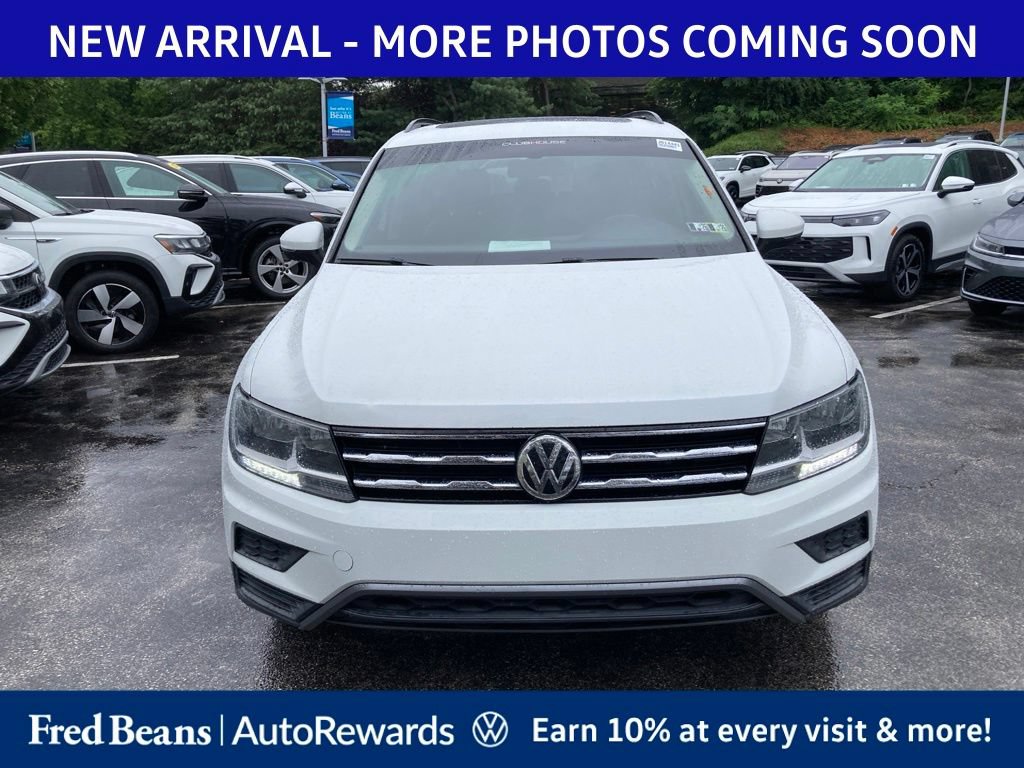Used 2018 Volkswagen Tiguan SE w/ Panoramic Sunroof Package AWD/4WD image 2