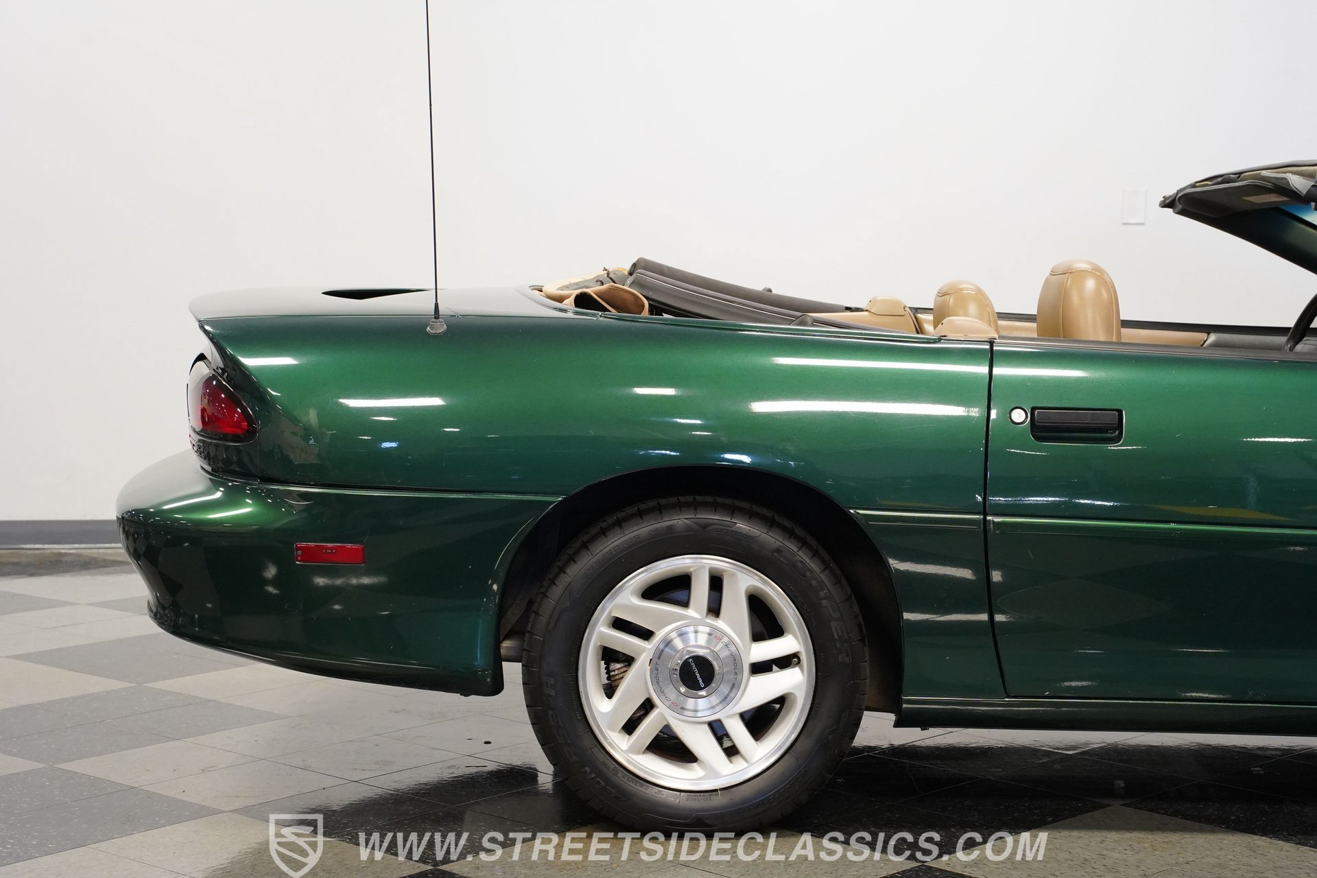 Used 1995 Chevrolet Camaro Z28 RWD image 30