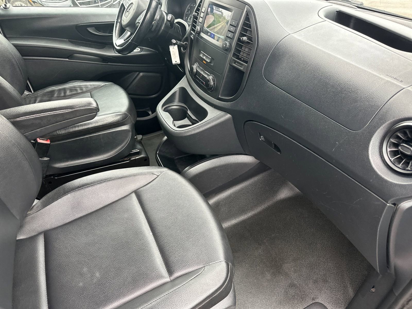 Used 2022 Mercedes-Benz Metris image 16