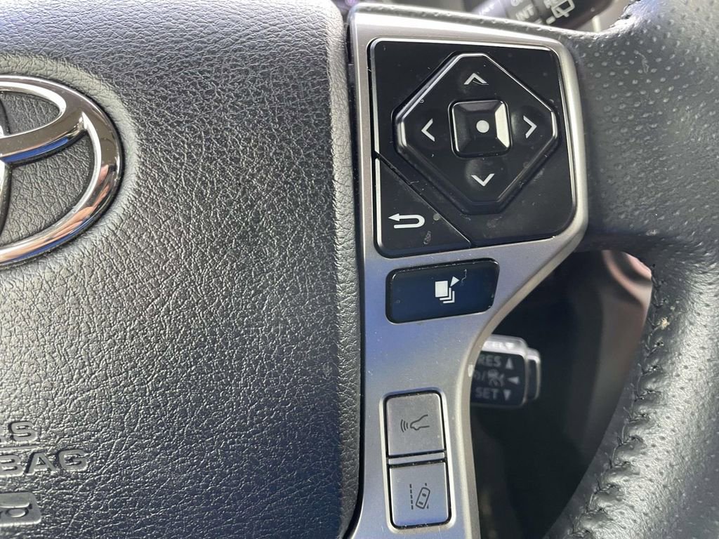 Used 2021 Toyota 4Runner Limited image 32