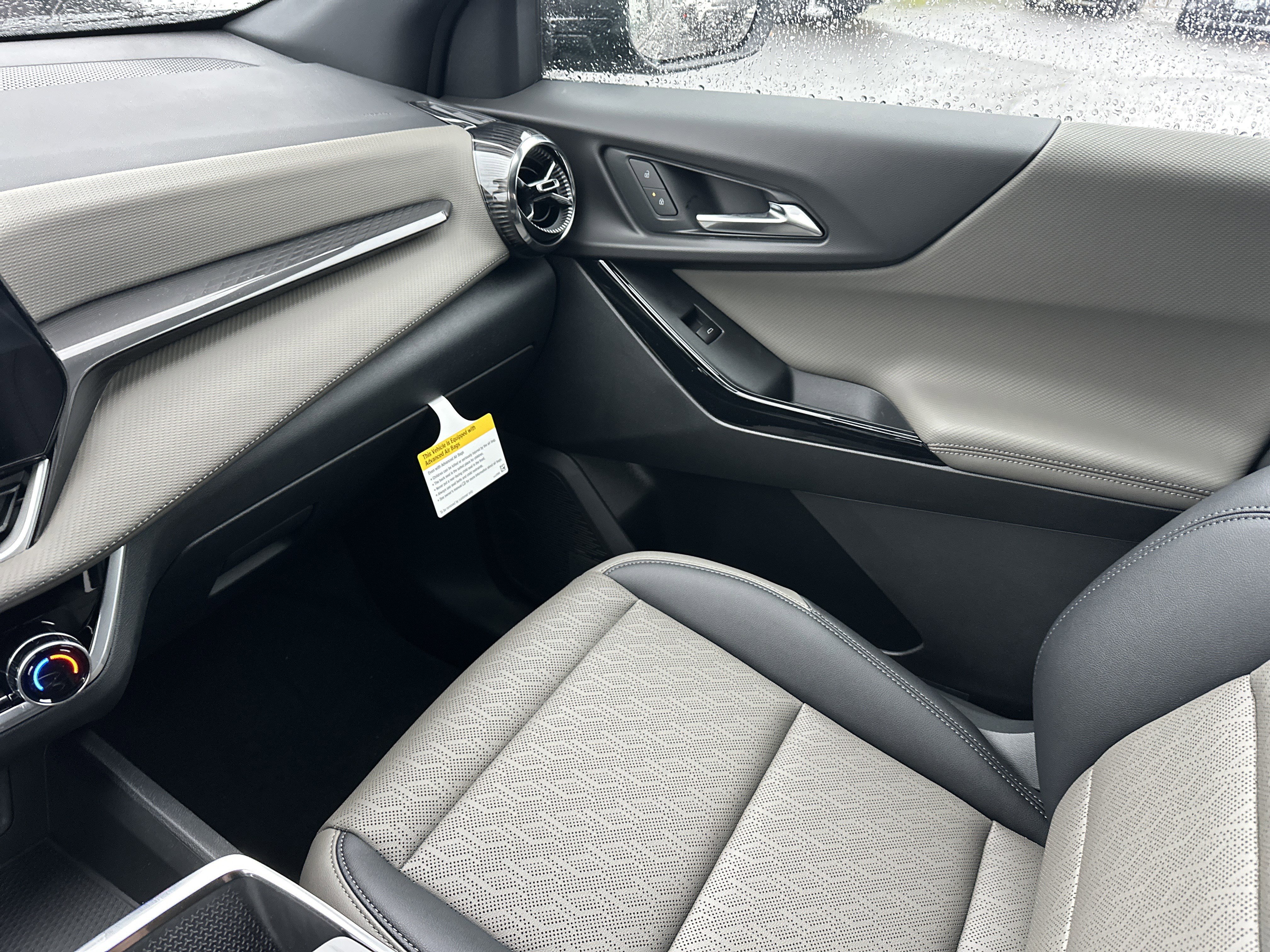 New 2026 Chevrolet Equinox LT w/ Convenience Package II image 24