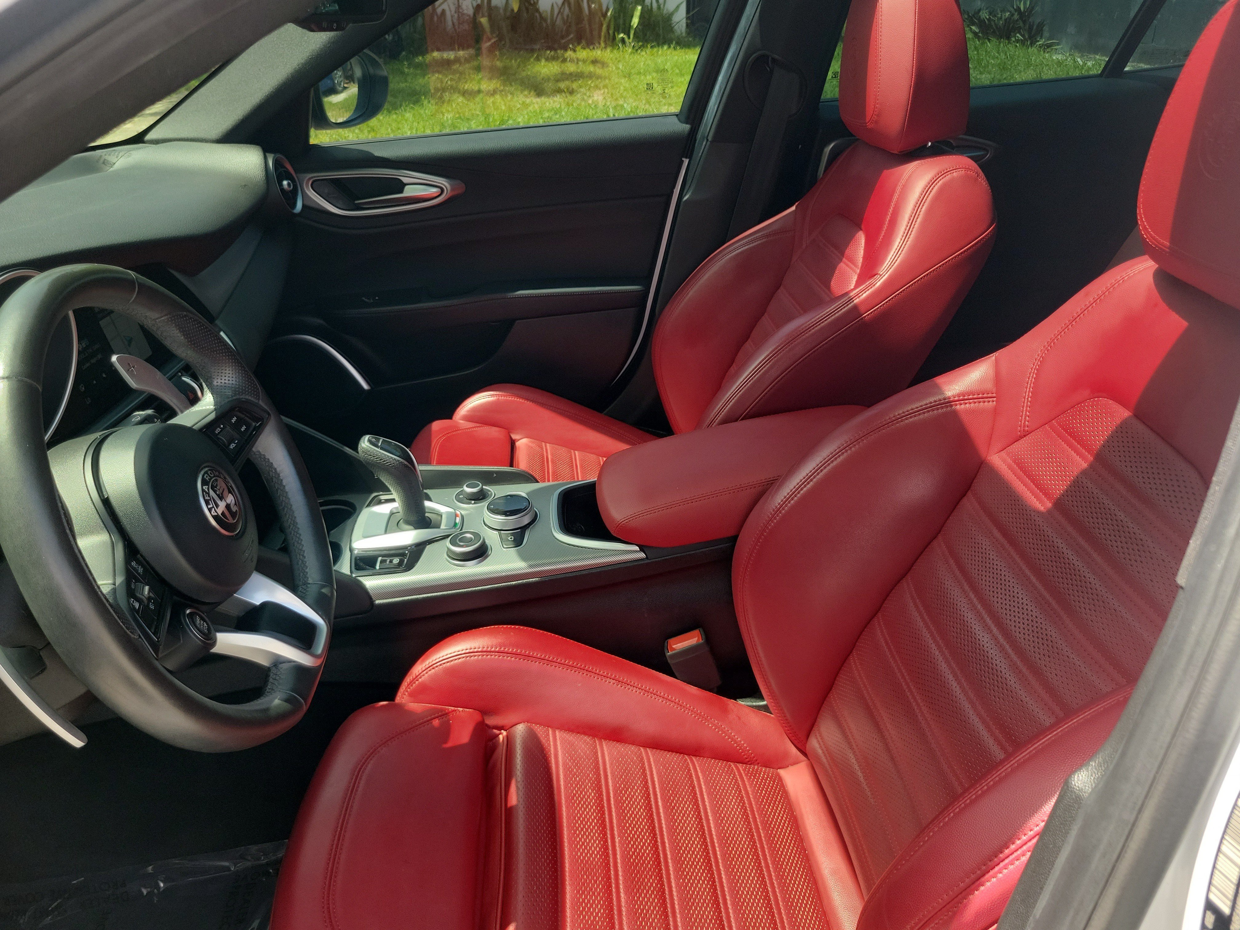 Used 2023 Alfa Romeo Giulia Veloce RWD image 17