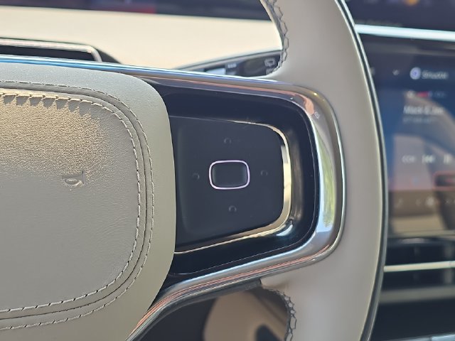 Certified 2024 Lincoln Nautilus Premier AWD/4WD image 12