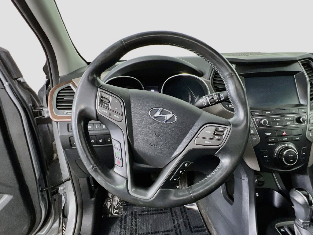 Used 2019 Hyundai Santa Fe XL AWD/4WD image 10