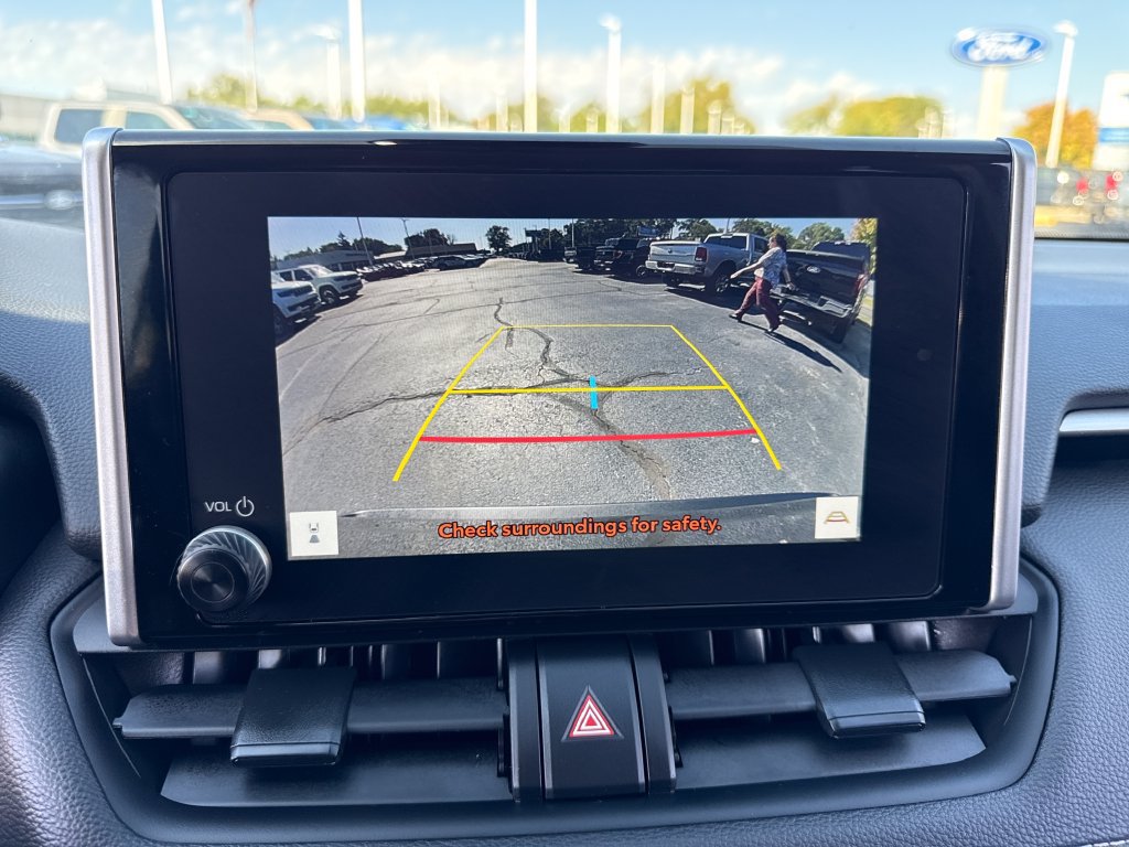 Used 2025 Toyota RAV4 LE AWD/4WD image 29