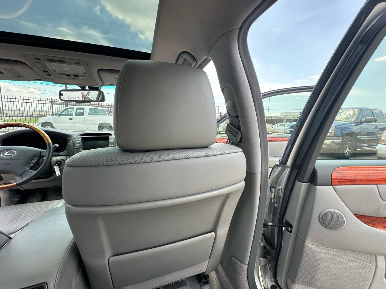 Used 2004 Lexus LS 430 RWD image 37