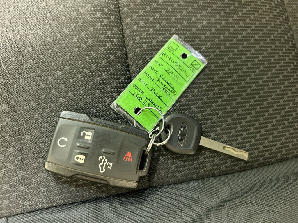 Used 2019 Chevrolet Silverado 1500 Custom Trail Boss w/ Custom Convenience Package image 12