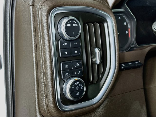 Used 2022 GMC Sierra 1500 Denali w/ Denali Reserve Package AWD/4WD image 17