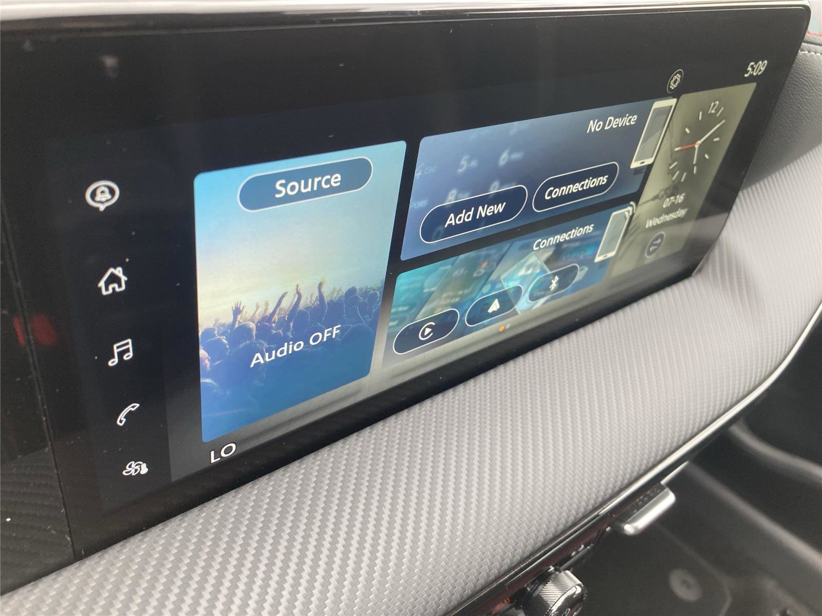 New 2025 Nissan Kicks SR image 15