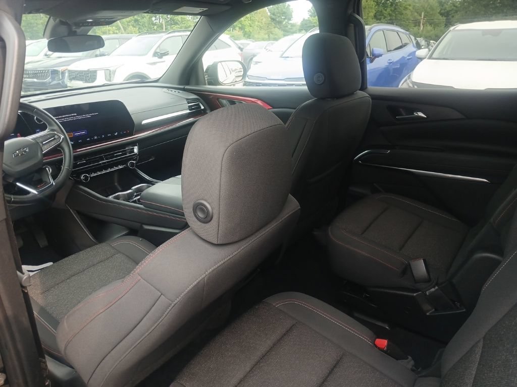 Used 2024 Chevrolet Traverse Z71 AWD/4WD image 15