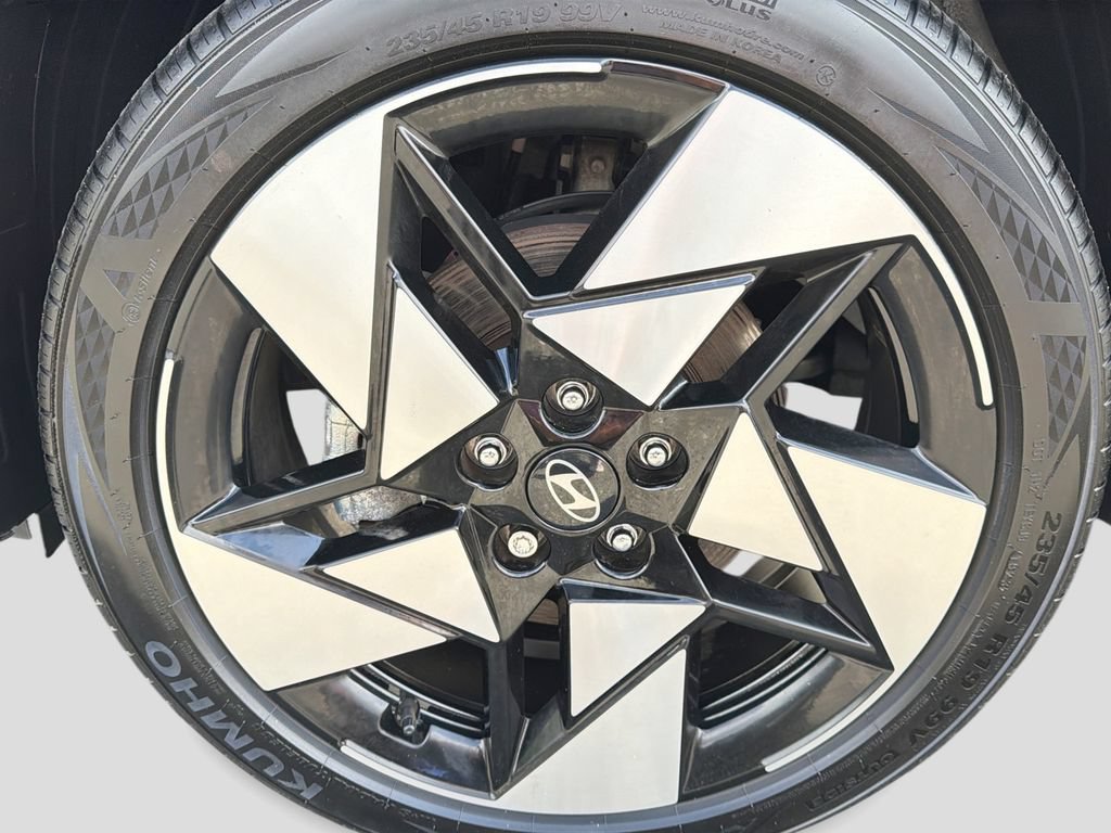 Certified 2024 Hyundai Kona Limited AWD/4WD image 14