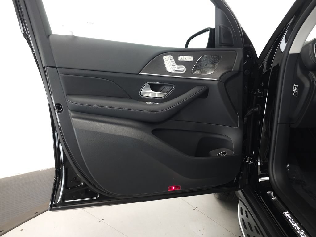 Used 2026 Mercedes-Benz GLS 450 4MATIC image 5