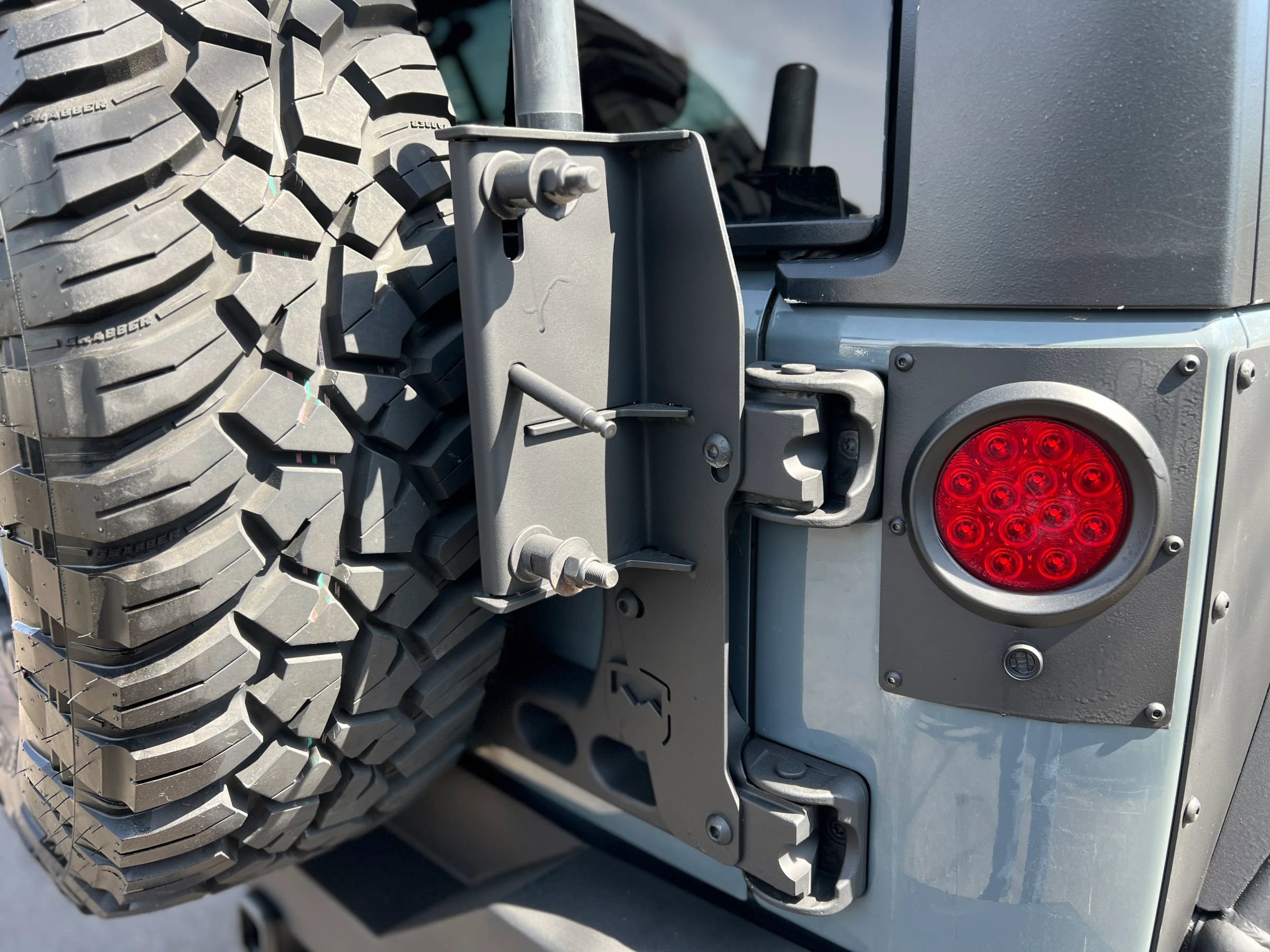 Used 2015 Jeep Wrangler Unlimited Rubicon w/ Dual Top Group AWD/4WD image 27