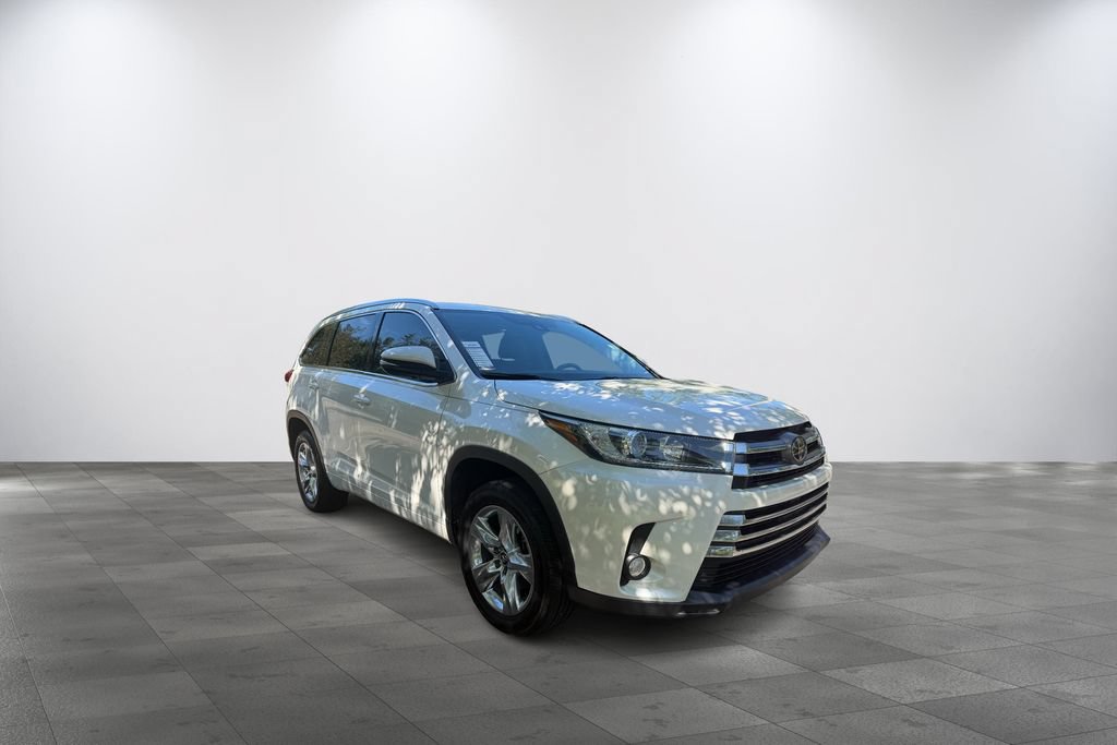 Used 2018 Toyota Highlander Limited FWD video 1