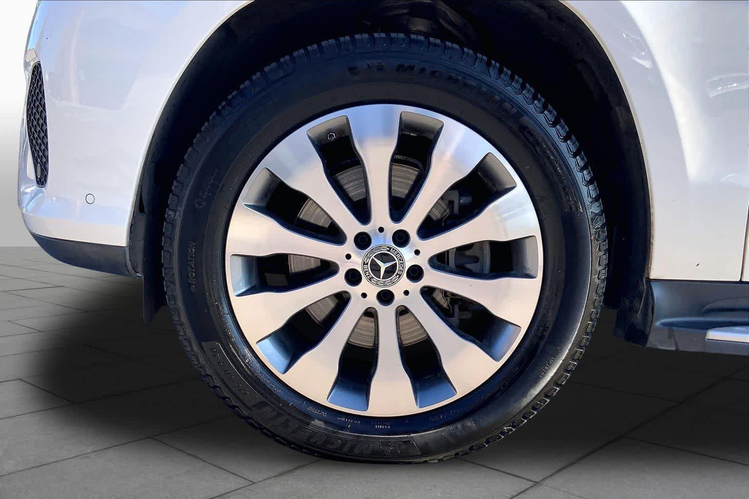 Used 2019 Mercedes-Benz GLS 450 4MATIC image 11
