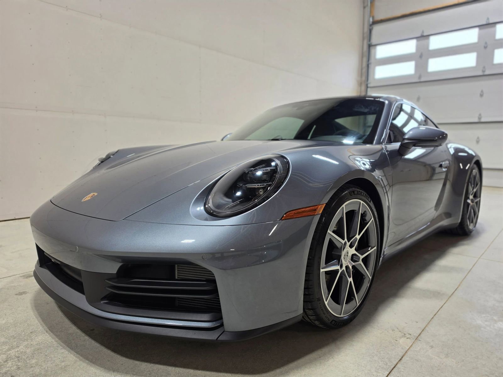 Used 2025 Porsche 911 Carrera T RWD image 4