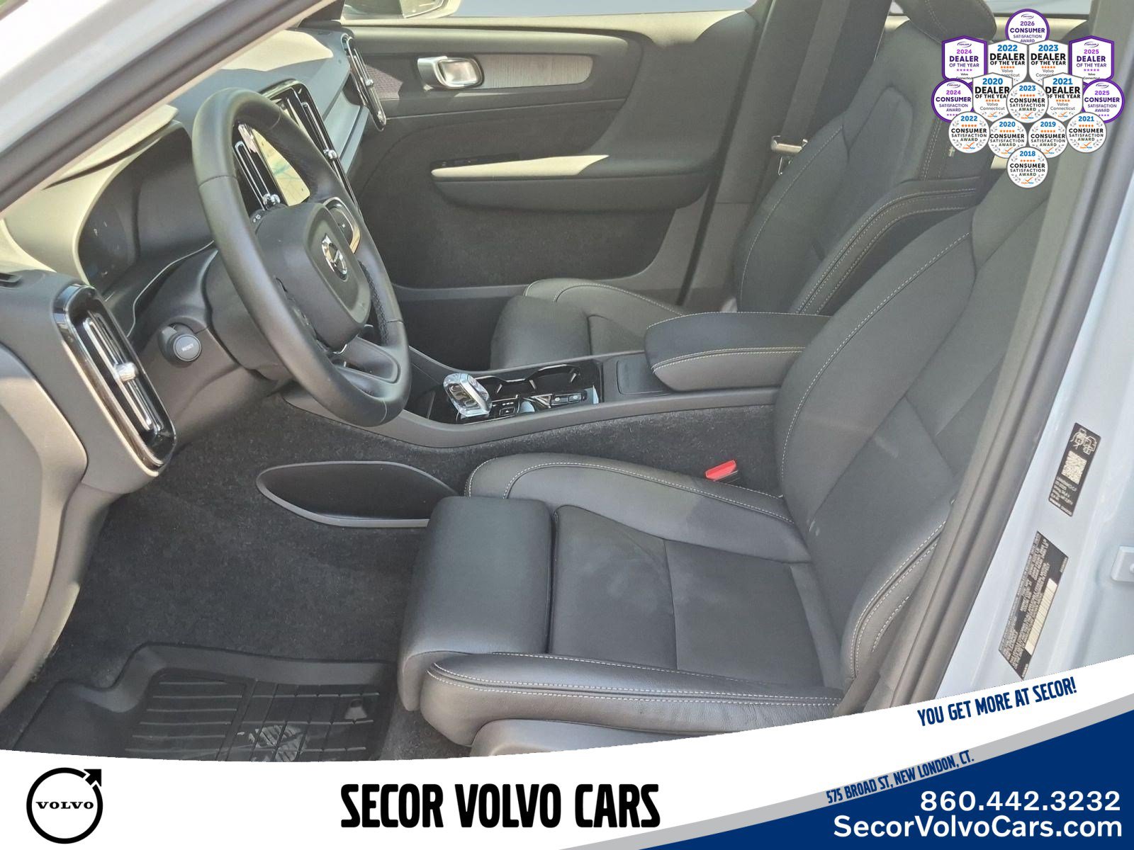 Used 2026 Volvo XC40 B5 Plus AWD/4WD image 18