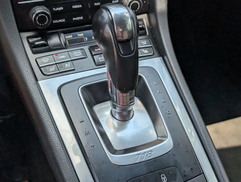 Used 2018 Porsche 718 Boxster RWD image 21