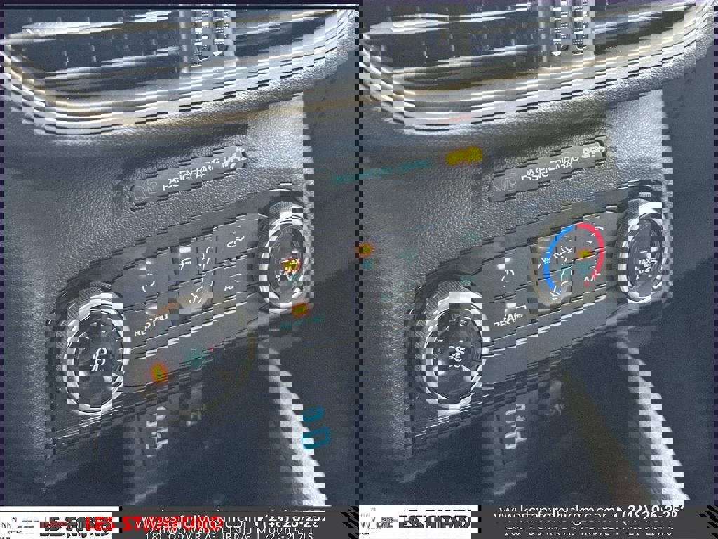 Used 2022 Ford Escape SE image 32