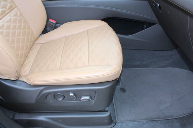 Used 2022 Cadillac Escalade Premium Luxury w/ LPO, Floor Liner Package AWD/4WD image 17