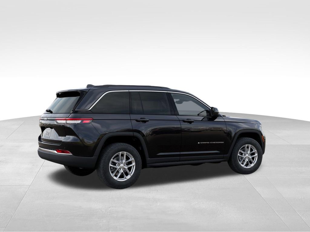 New 2026 Jeep Grand Cherokee Laredo image 4