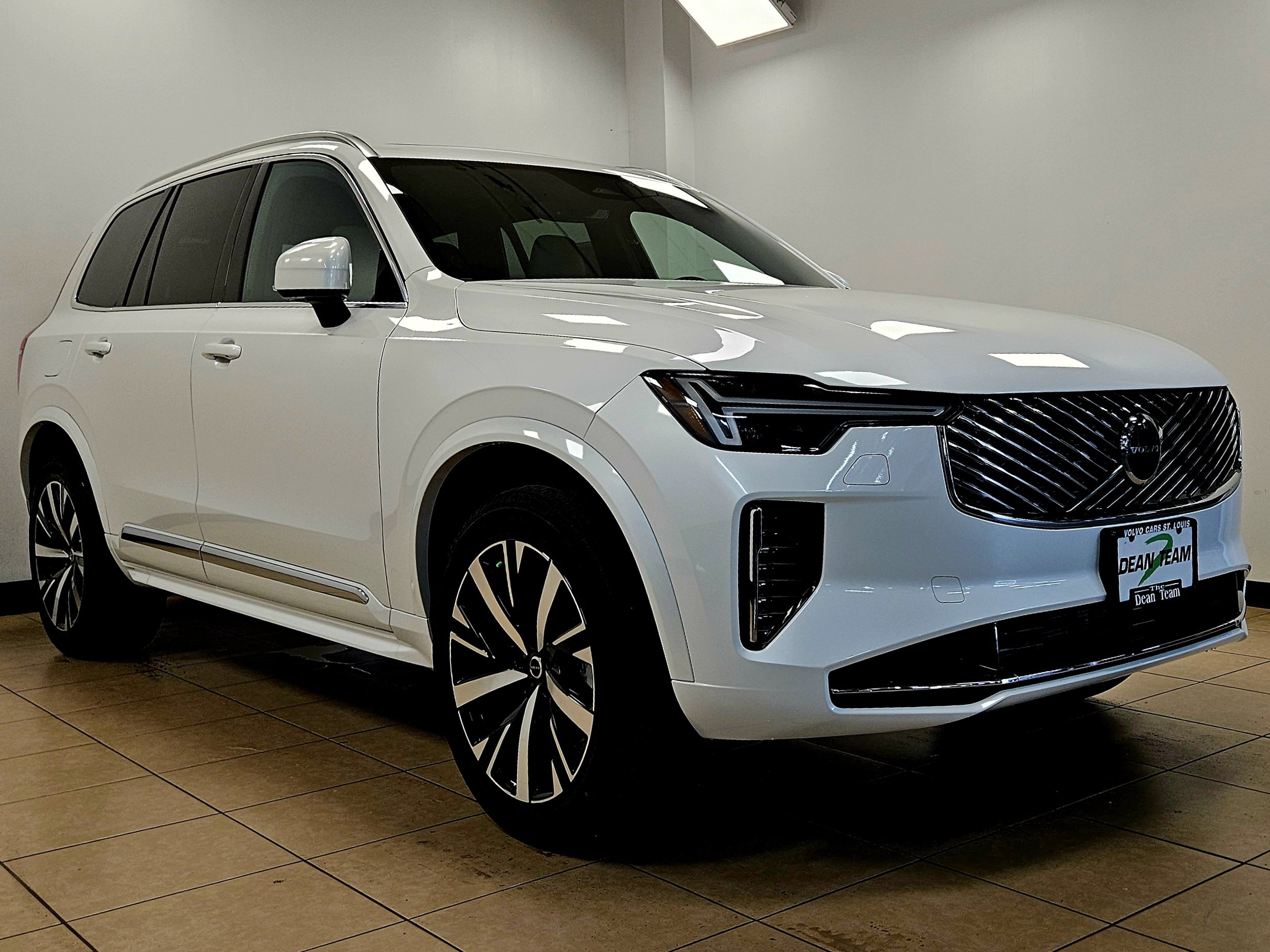 New 2026 Volvo XC90 B5 Core image 3