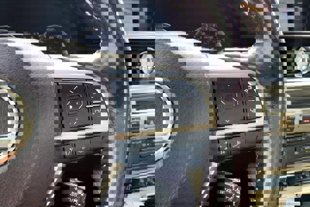 Used 2016 Lexus ES 350 w/ Luxury Package w/Wood Trim image 18