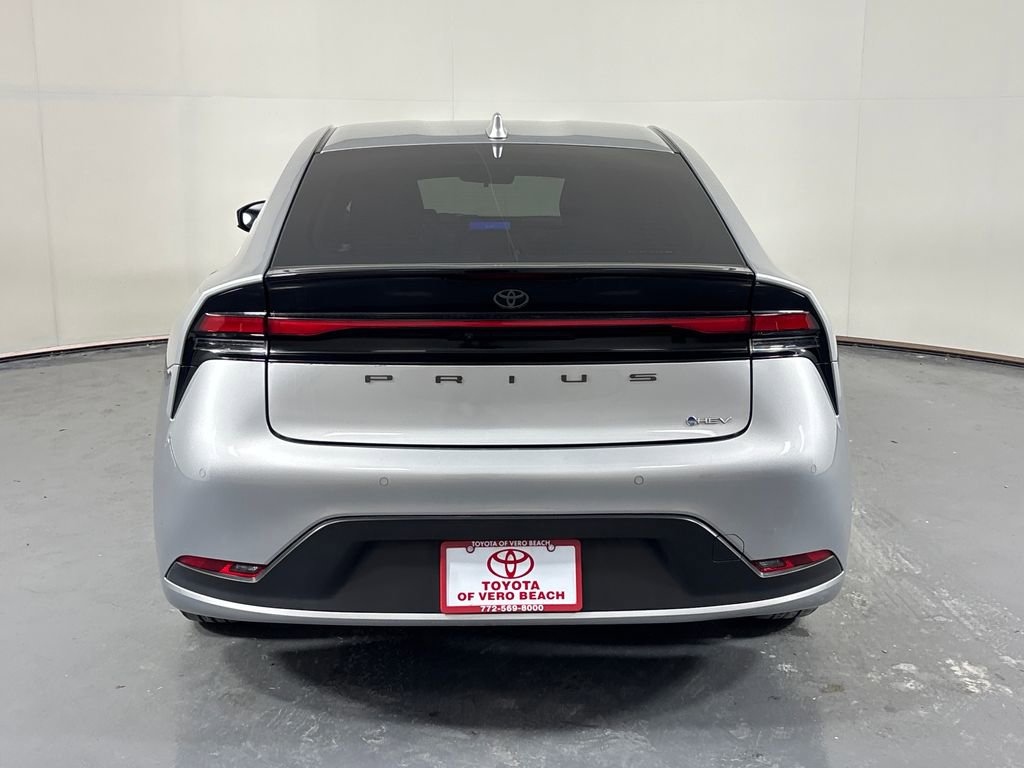 Used 2024 Toyota Prius LE image 5