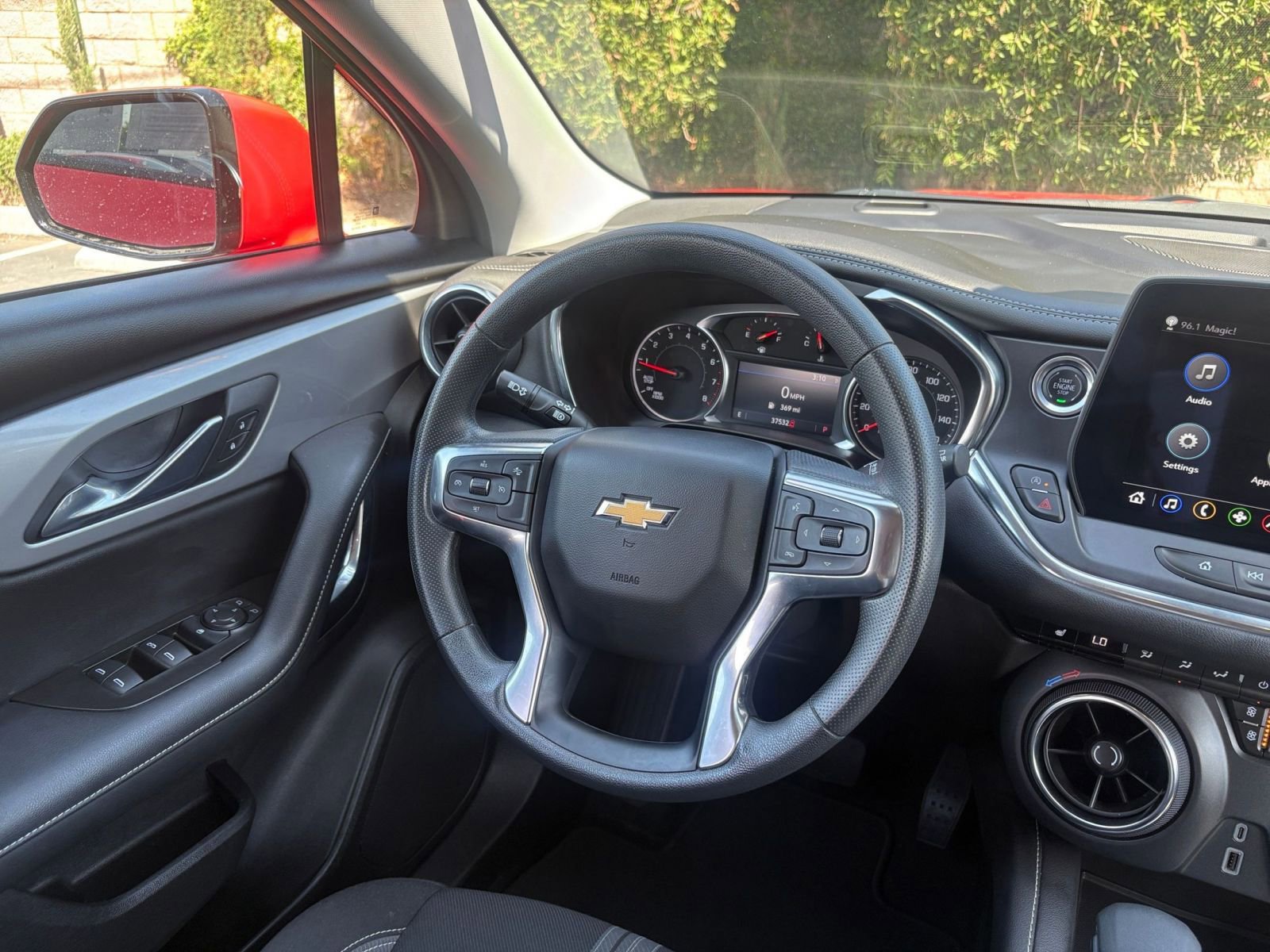 Used 2025 Chevrolet Blazer LT FWD image 36